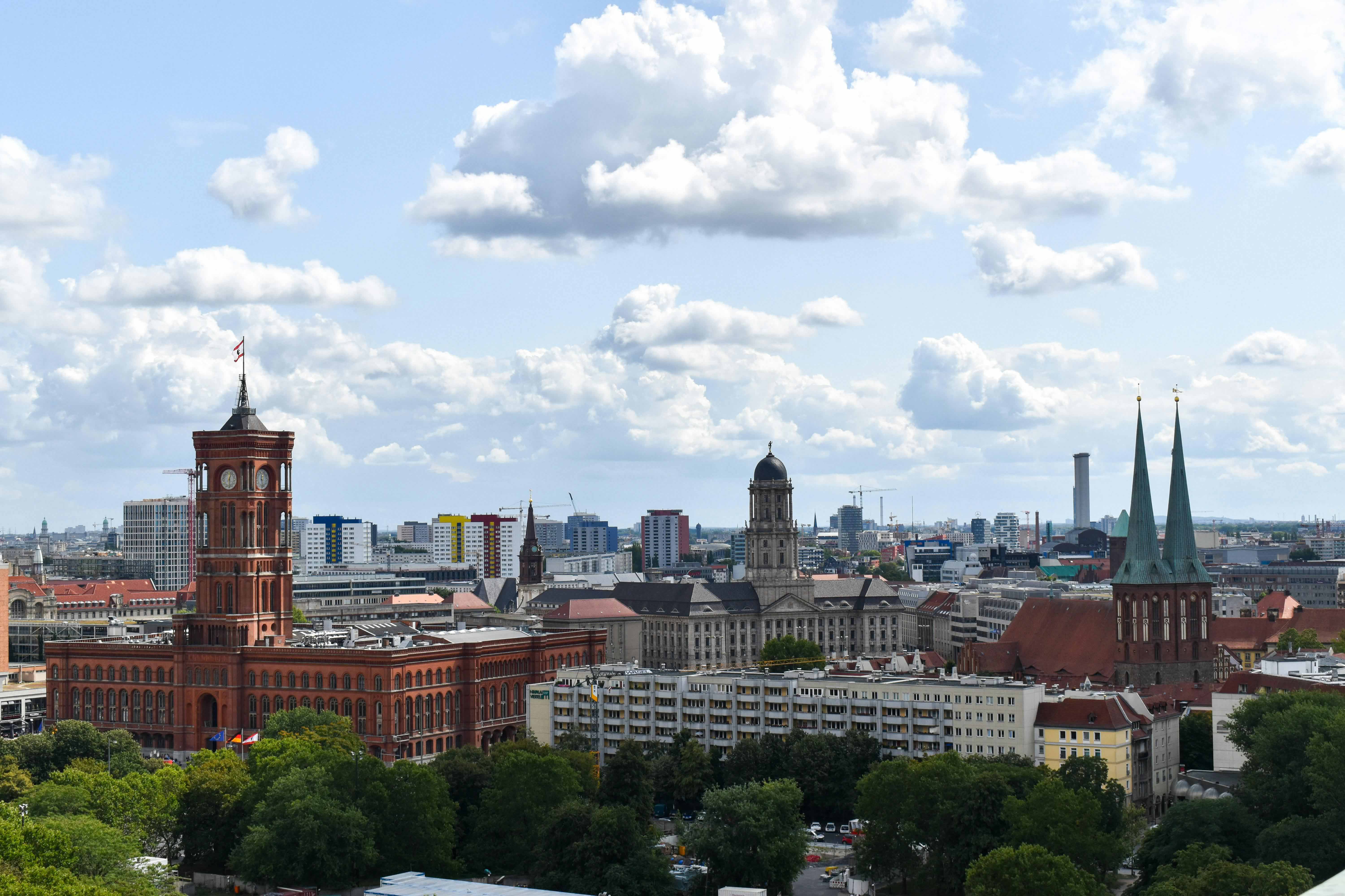 Die Kultureinrichtungen der Hauptstadt kritisieren die Einsparpläne des Berliner Senats scharf. Foto: pexels/Esteban Arango